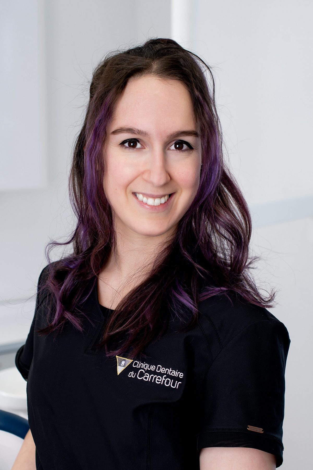 Stéphanie, hygiéniste dentaire à la Clinique dentaire du Carrefour à Sherbrooke.